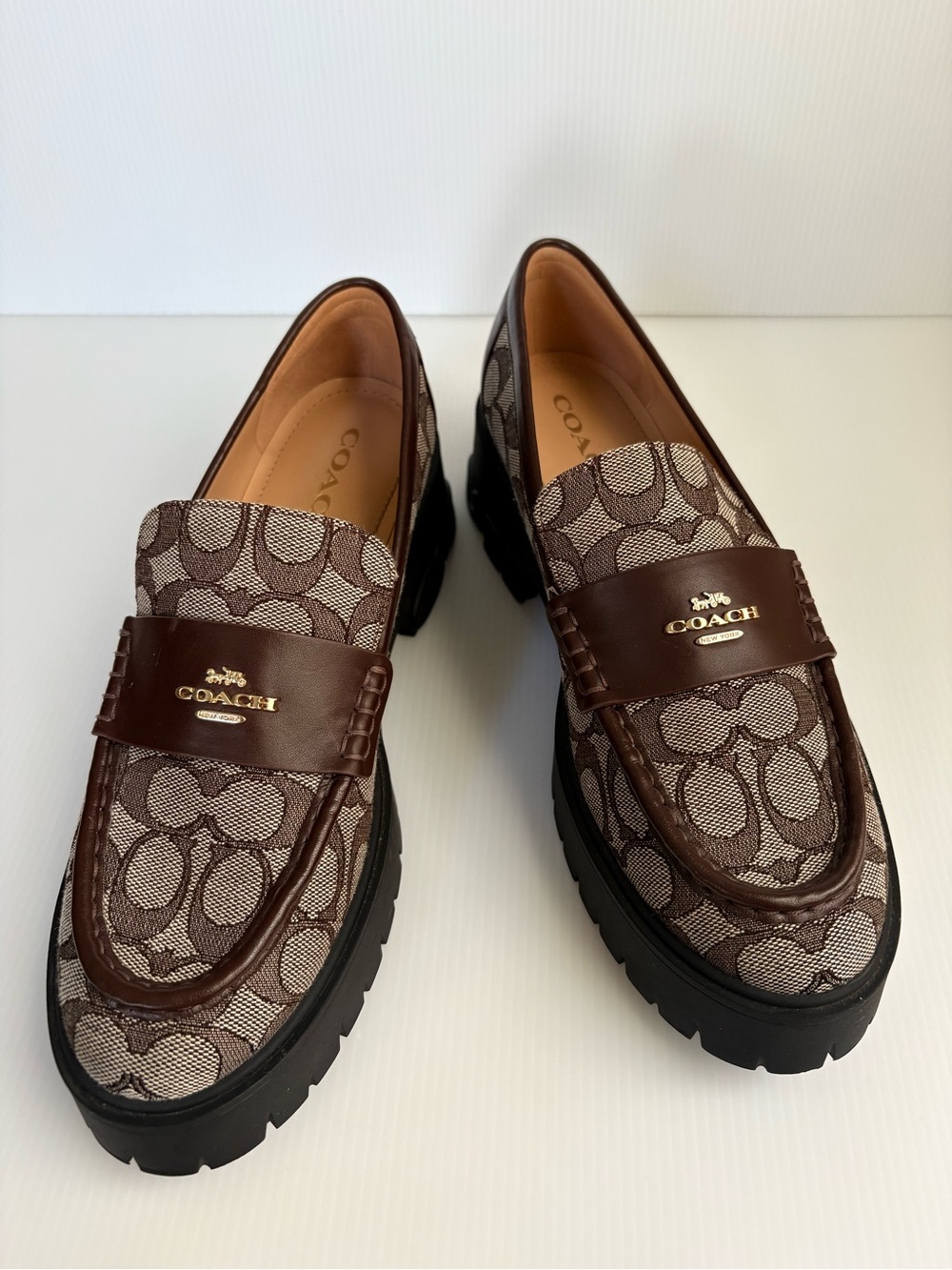 Coach Ruthie Loafer In Signature Jacquard Size 9 B -EUC - Picture 12 of 17